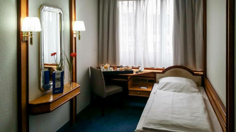 Hotel Regent Munchen Bagian luar foto